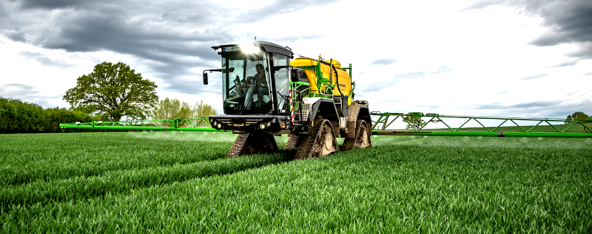 Самоходный опрыскиватель